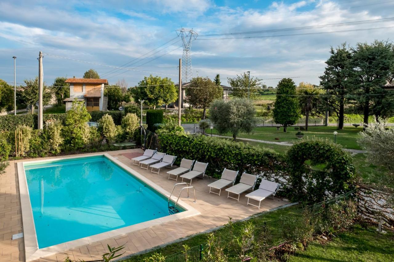 Appartamento Residenza Oleandro Desenzano del Garda Esterno foto